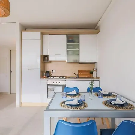 2p Vue Mer, Proche Gare Et Plages Apartament *