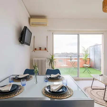 2p Vue Mer, Proche Gare Et Plages Apartament